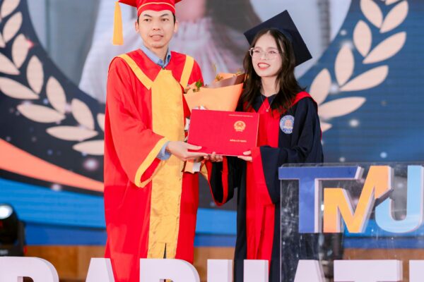 Fresh Graduates - For Night Shift Jobs